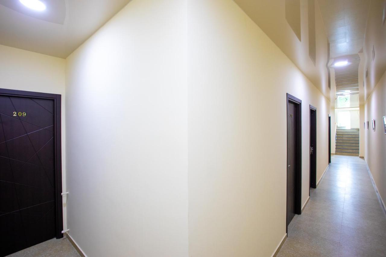 ホテル Panorama クタイシ エクステリア 写真